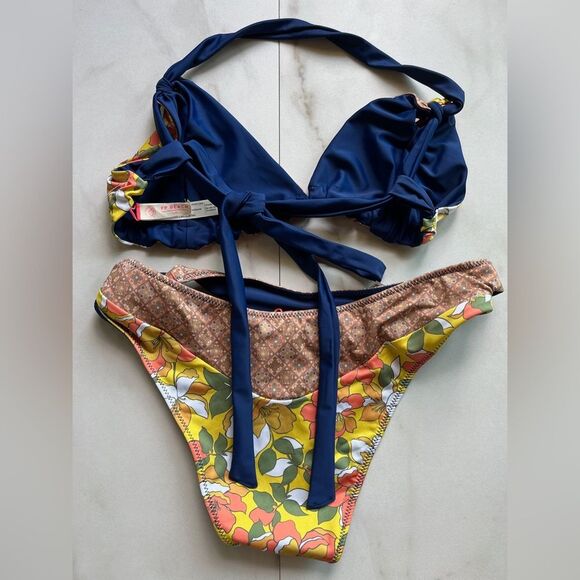 New free people free est reversible navy floral printed bikini set - Picture 3 of 6